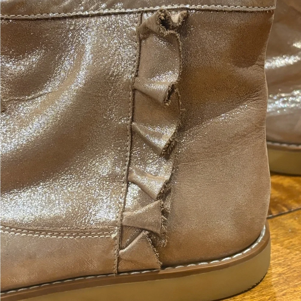 Elephantito Metallic Ruffle Boots - Picture 7 of 10
